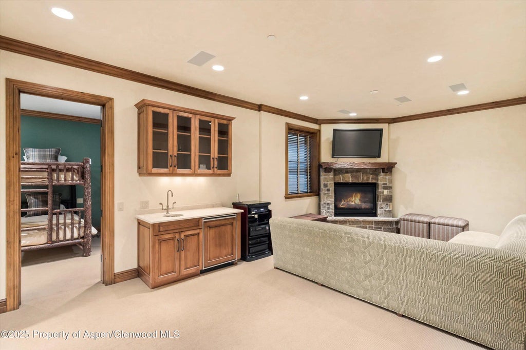 22 of 33 - 42703 Hwy 82 Unit B, Aspen, CO