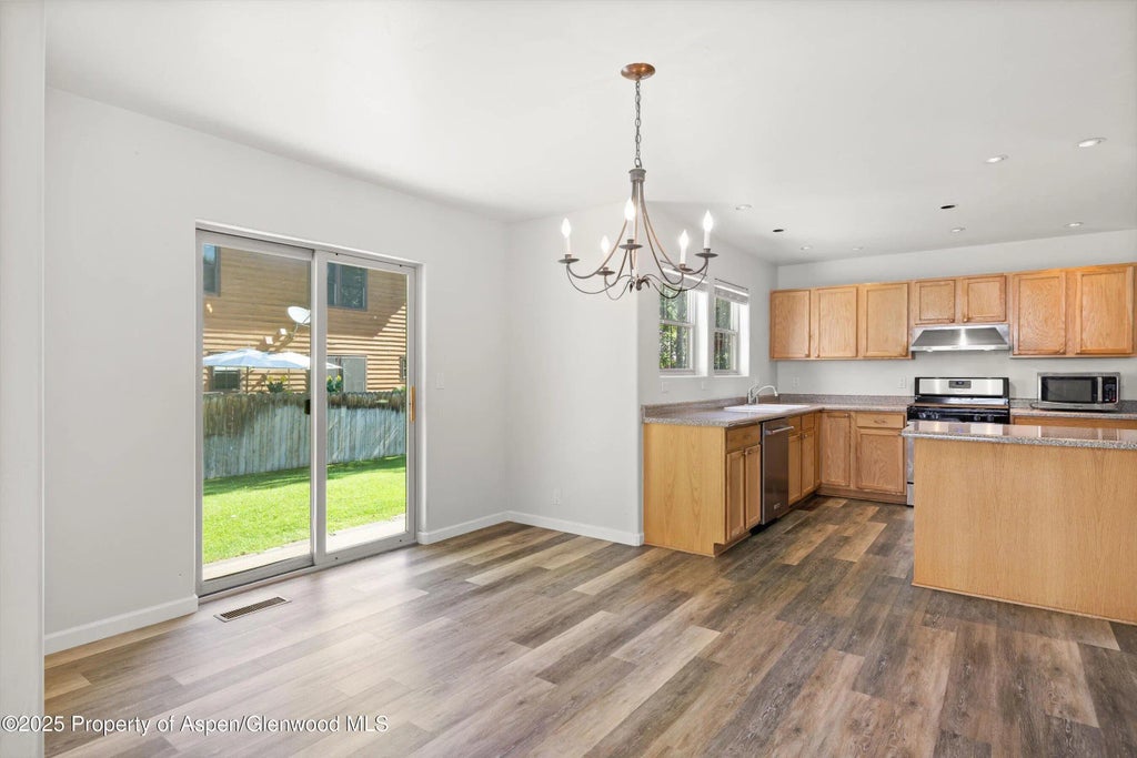 10 of 33 - 528 Lake Court, Basalt, CO