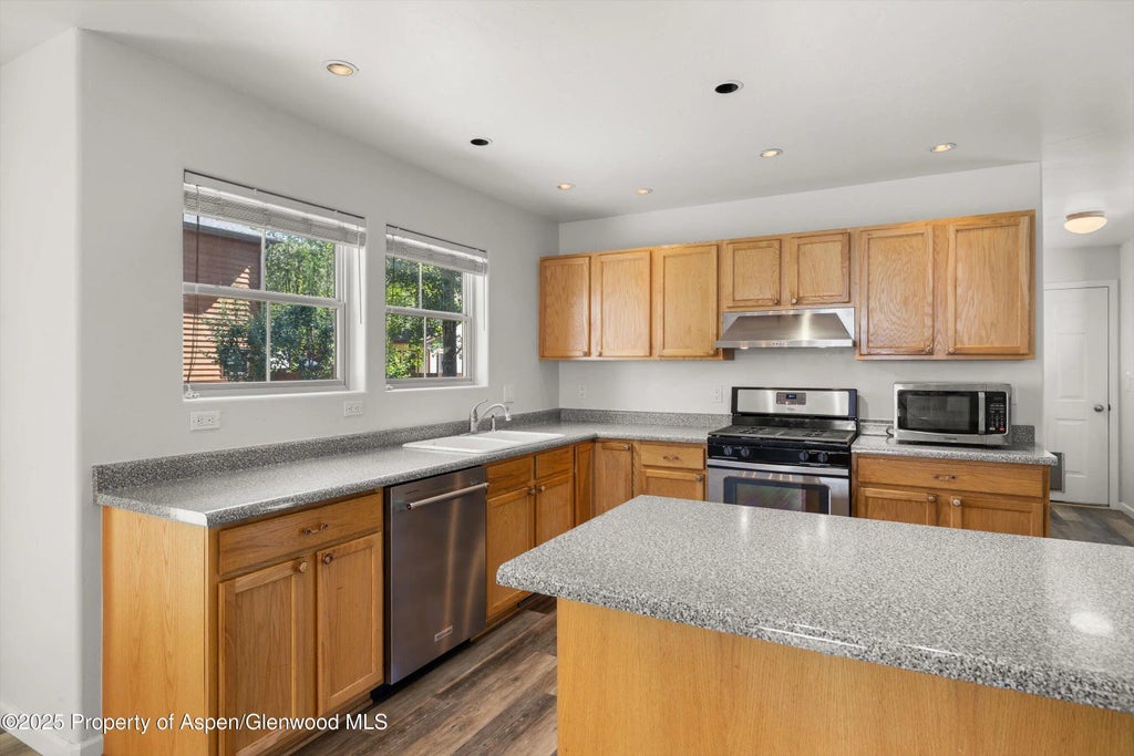 12 of 33 - 528 Lake Court, Basalt, CO