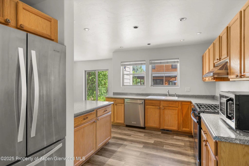 13 of 33 - 528 Lake Court, Basalt, CO