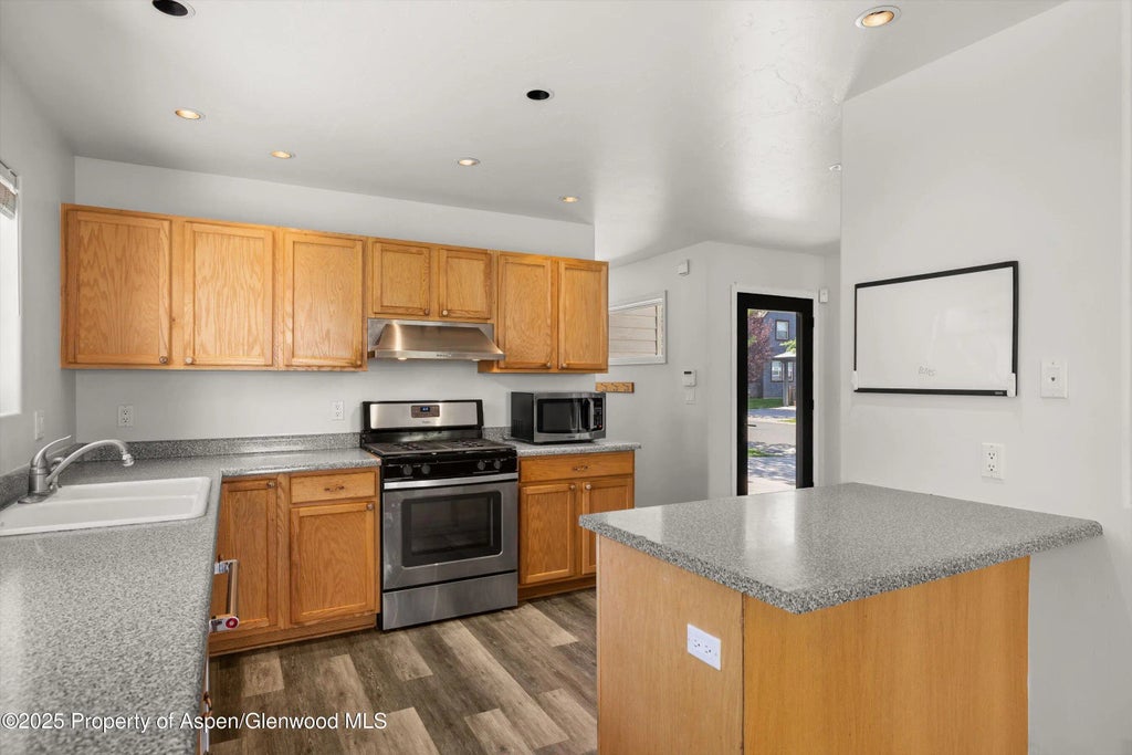 15 of 33 - 528 Lake Court, Basalt, CO