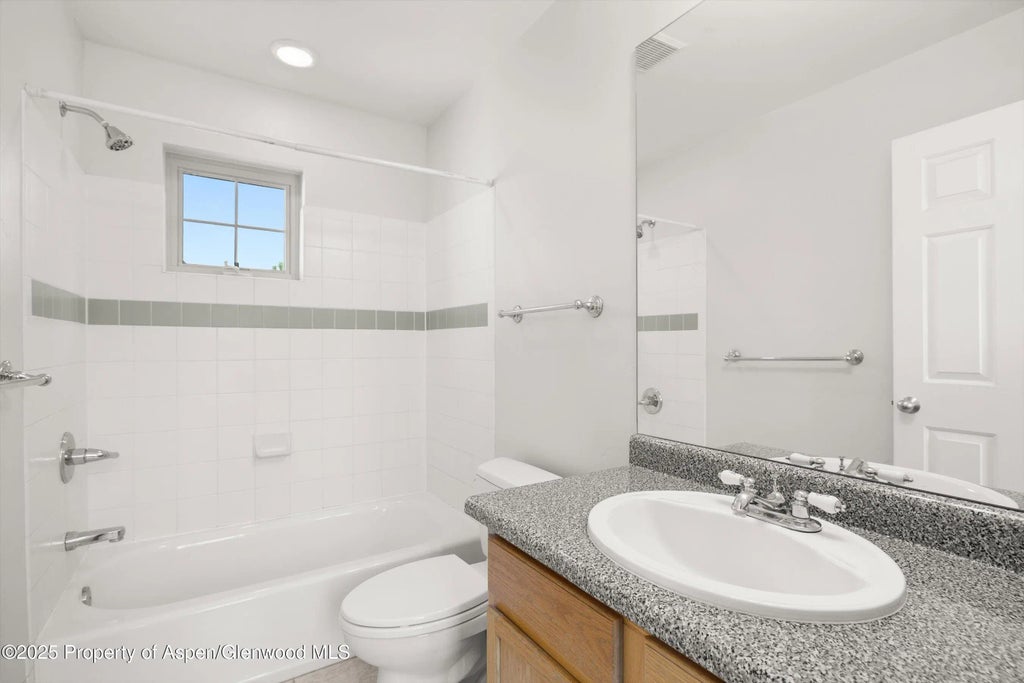 21 of 33 - 528 Lake Court, Basalt, CO