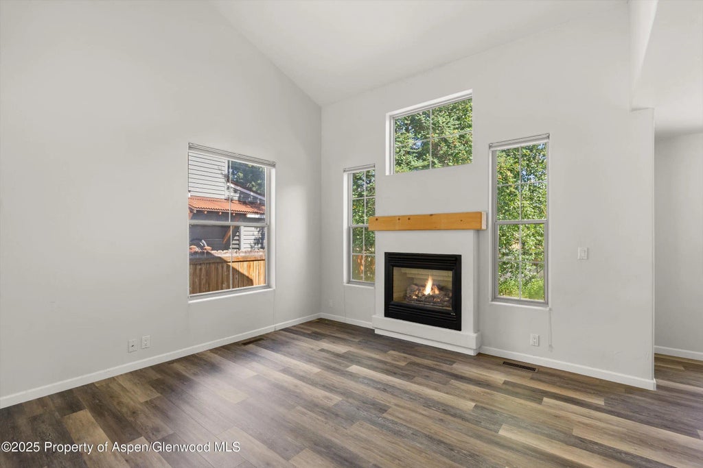 6 of 33 - 528 Lake Court, Basalt, CO