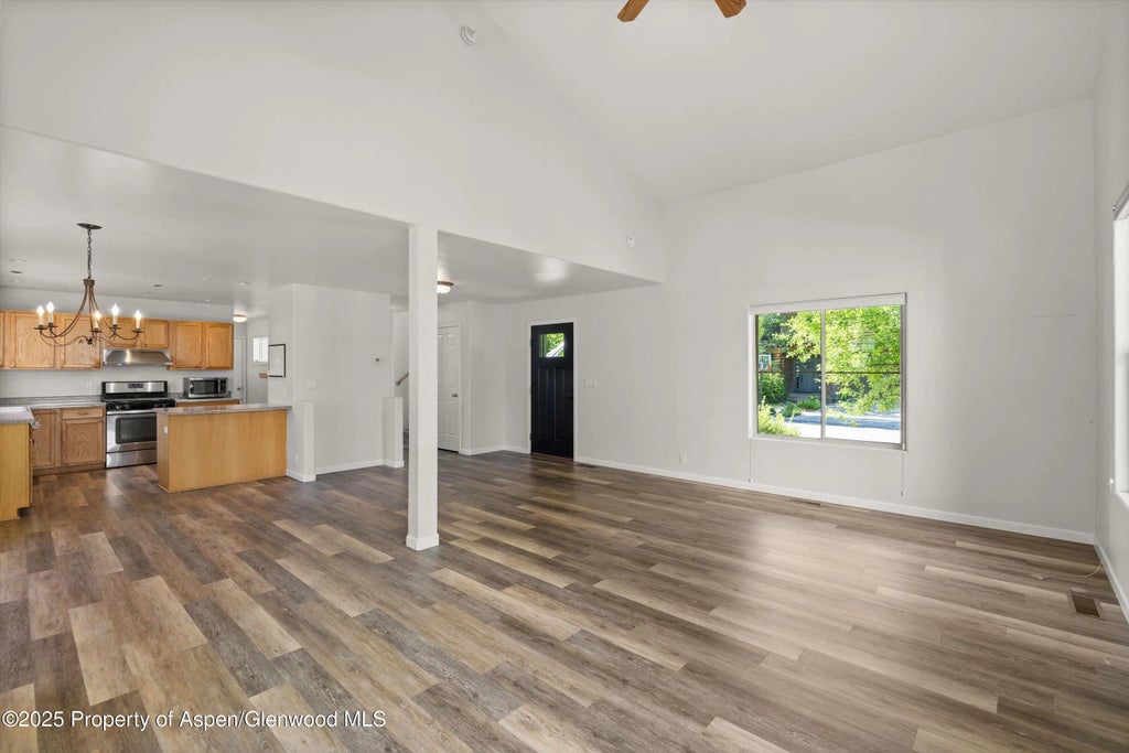 9 of 33 - 528 Lake Court, Basalt, CO