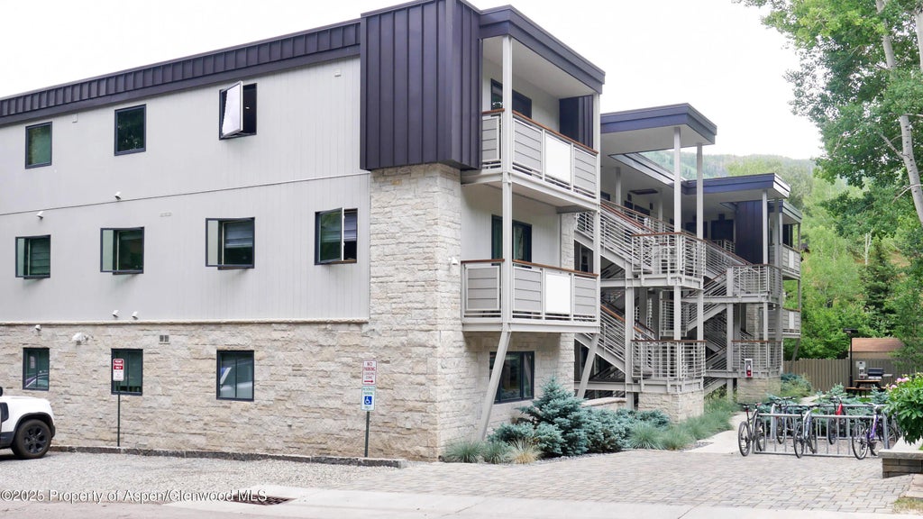 12 of 14 - 100 E Dean Street 2c, Aspen, CO