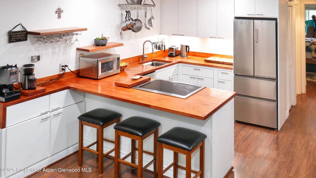 4 of 14 - 100 E Dean Street 2c, Aspen, CO