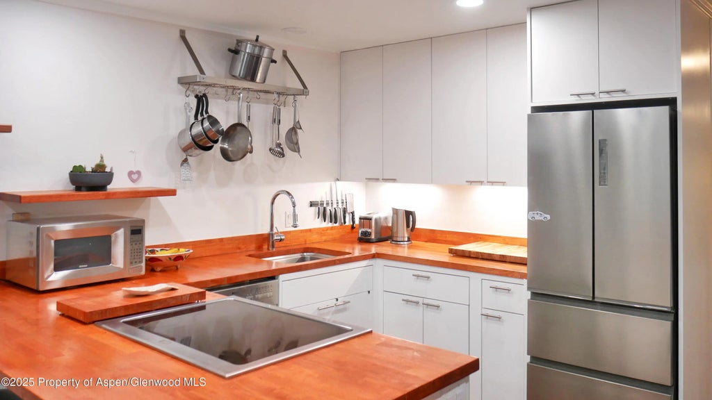 5 of 14 - 100 E Dean Street 2c, Aspen, CO