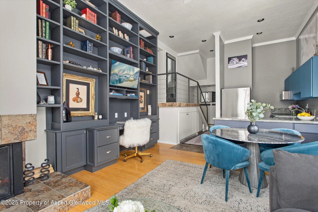 4 of 11 - 1050 Waters Avenue 9, Aspen, CO
