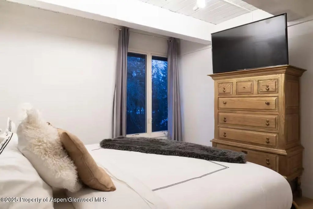 18 of 37 - 1039 E Cooper Avenue 16a, Aspen, CO