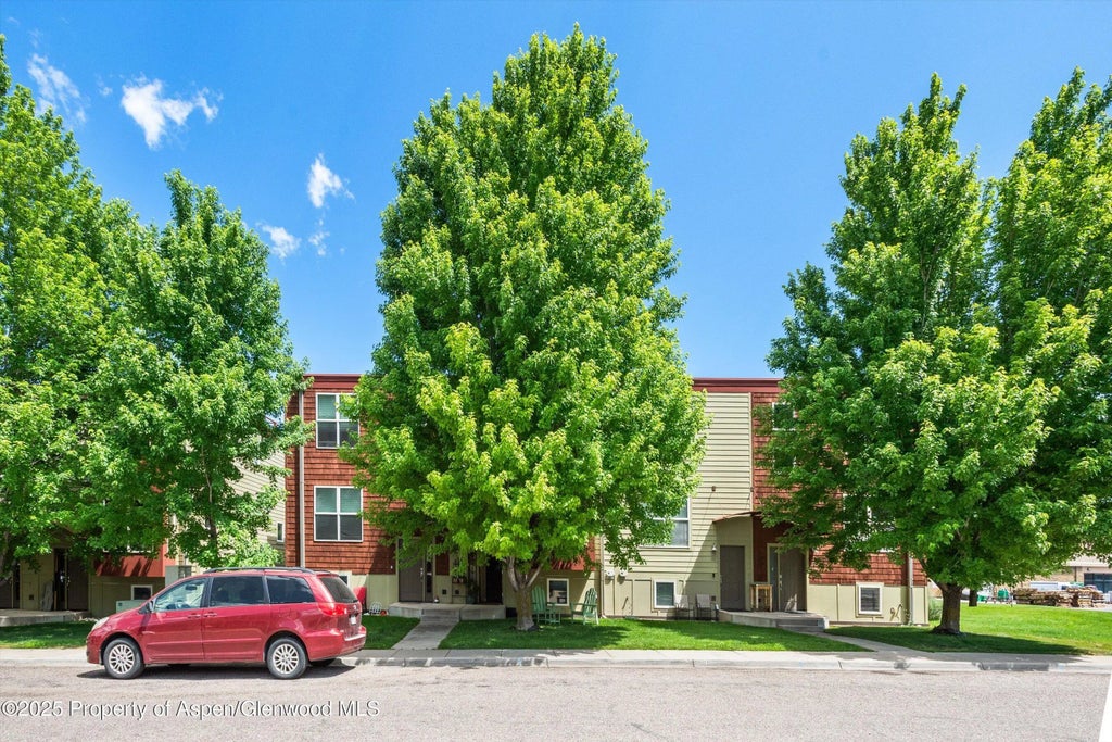 35 of 37 - 169 Village Lane, Carbondale, CO