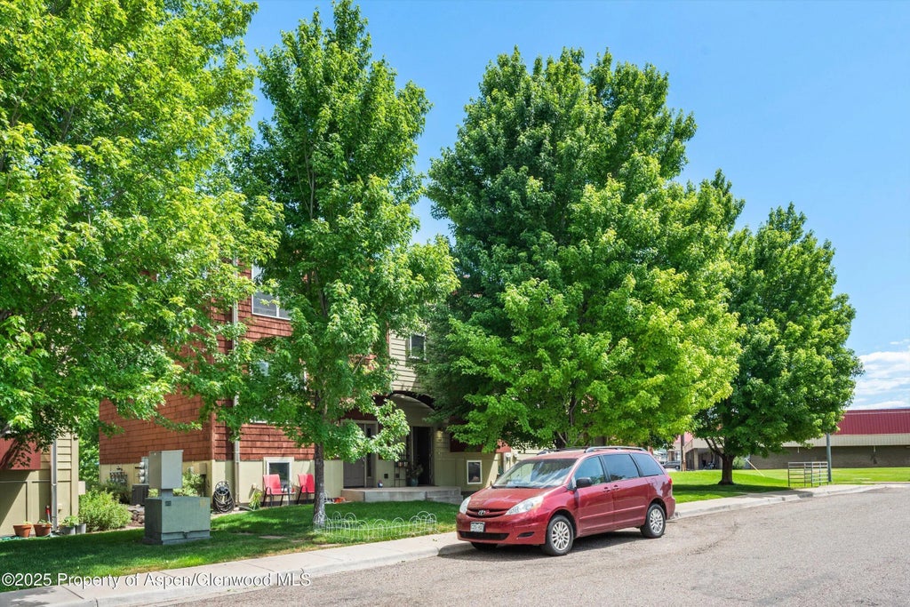 36 of 37 - 169 Village Lane, Carbondale, CO