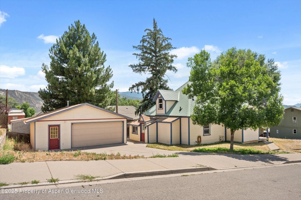 1 of 25 - 440 Whiteriver Avenue, Rifle, CO