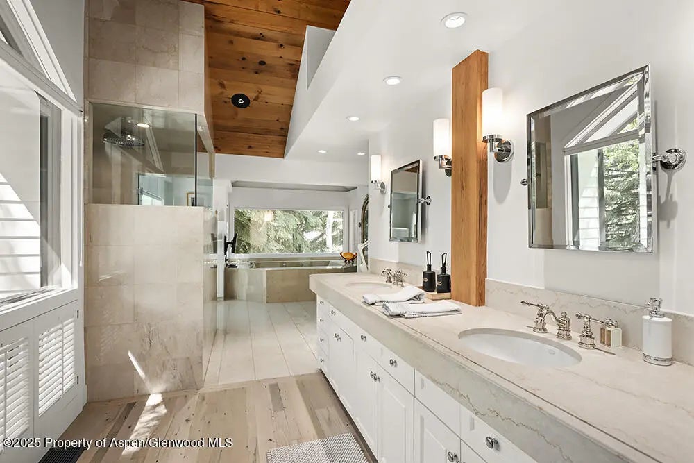 17 of 41 - 437 W Smuggler Street, Aspen, CO