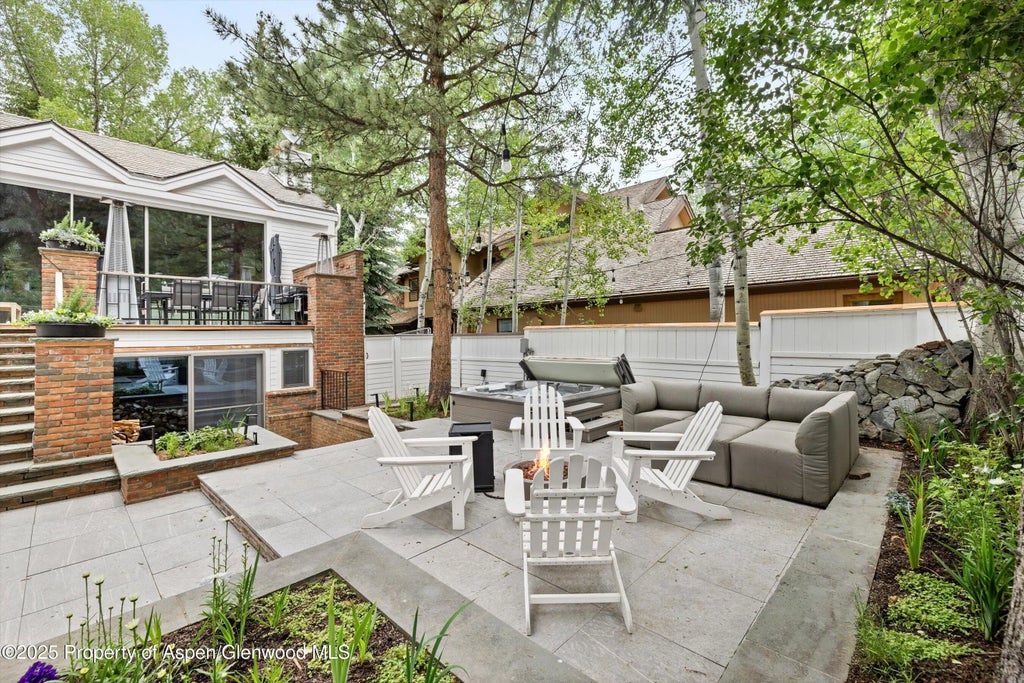 37 of 41 - 437 W Smuggler Street, Aspen, CO