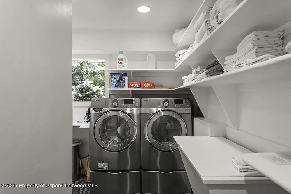 40 of 41 - 437 W Smuggler Street, Aspen, CO