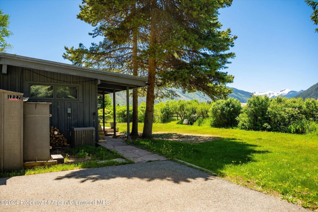 11 of 17 - 1227 Mountain View Drive Units 1 & 2, Aspen, CO