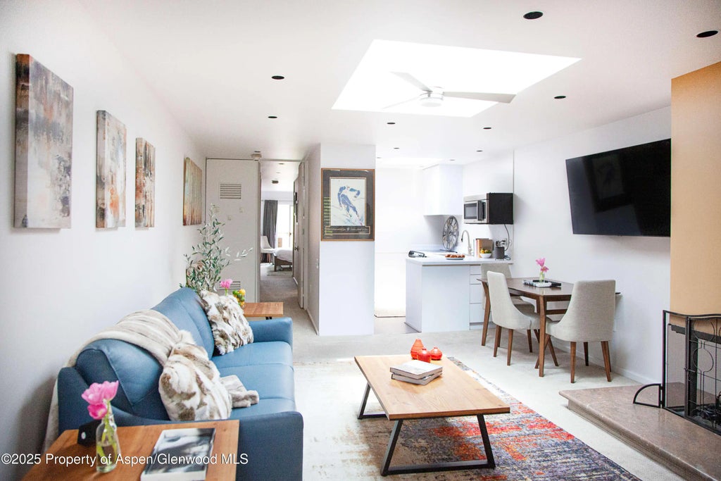 1 of 16 - 210 E Cooper Avenue 3e, Aspen, CO