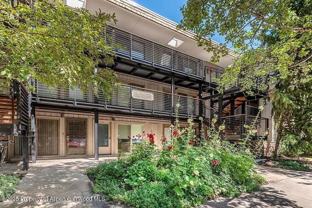2 of 16 - 210 E Cooper Avenue 3e, Aspen, CO