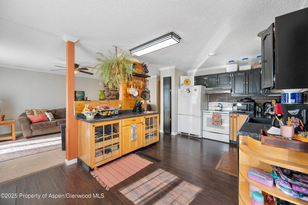 8 of 27 - 1617 W 7th Street, Rifle, CO