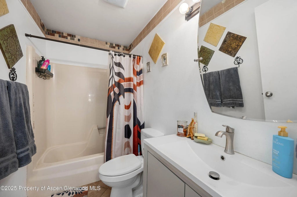 9 of 27 - 1617 W 7th Street, Rifle, CO