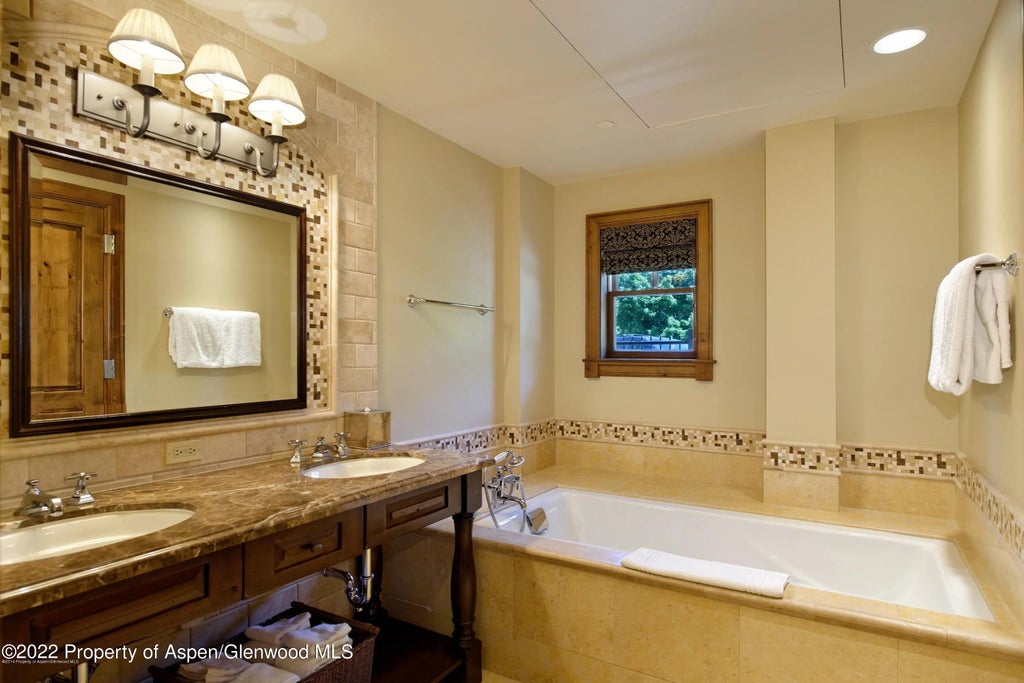 10 of 22 - 415 E Dean St, Unit 44b, Week 5, Aspen, CO