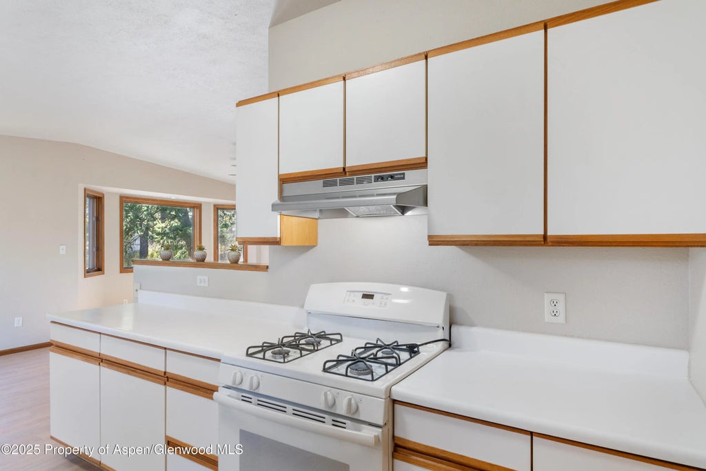 20 of 70 - 6616 High Drive, Morrison, CO