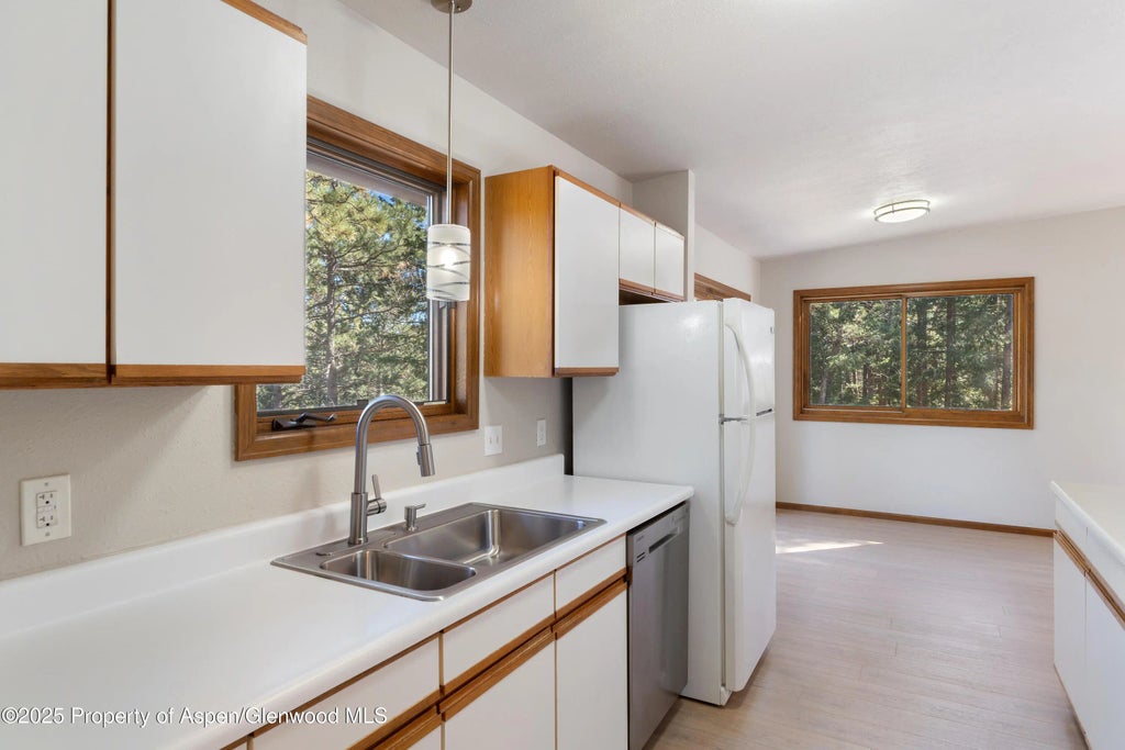 21 of 70 - 6616 High Drive, Morrison, CO