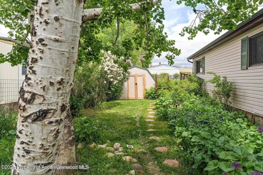 18 of 20 - 1100 W Jefferson Avenue #15, Hayden, CO