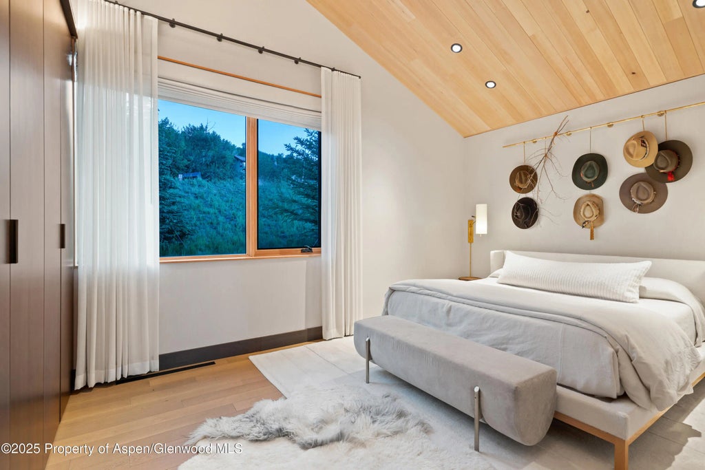 13 of 20 - 411 Wood Road 10, Snowmass Village, CO