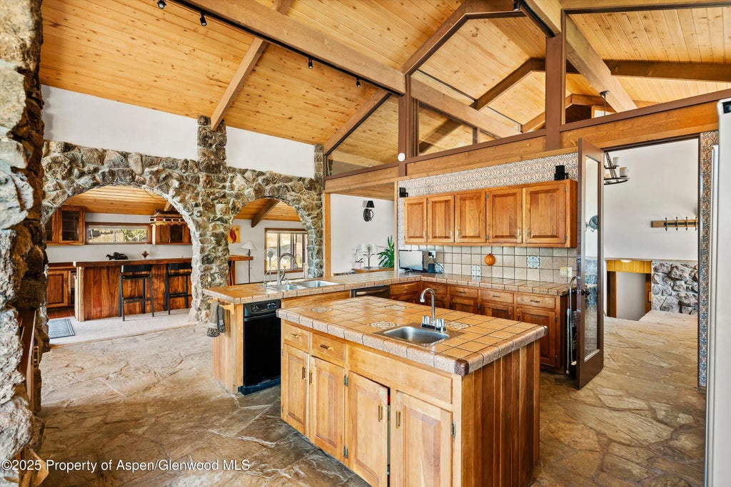 15 of 45 - 14 Fender Lane, Carbondale, CO