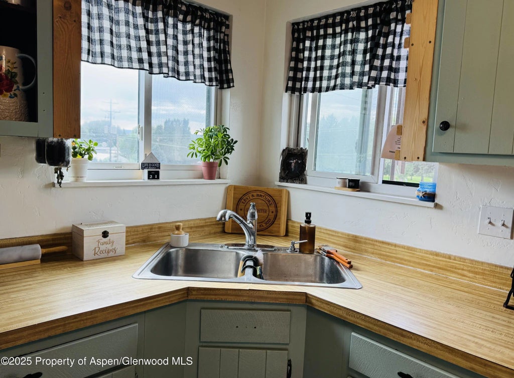 24 of 36 - 410 Market Street, Meeker, CO