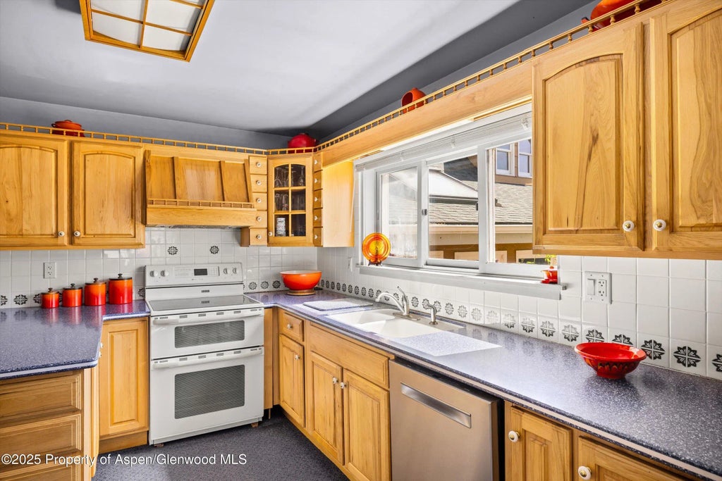 20 of 63 - 7781 County Road 320, Rifle, CO