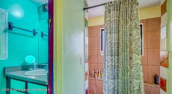 18 of 20 - 1021 Grand Avenue, Glenwood Springs, CO