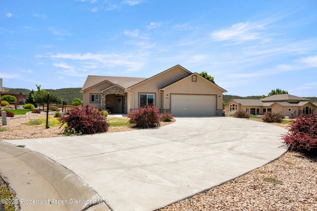 1 of 38 - 325 Se Cobblestone Court, Cedaredge, CO