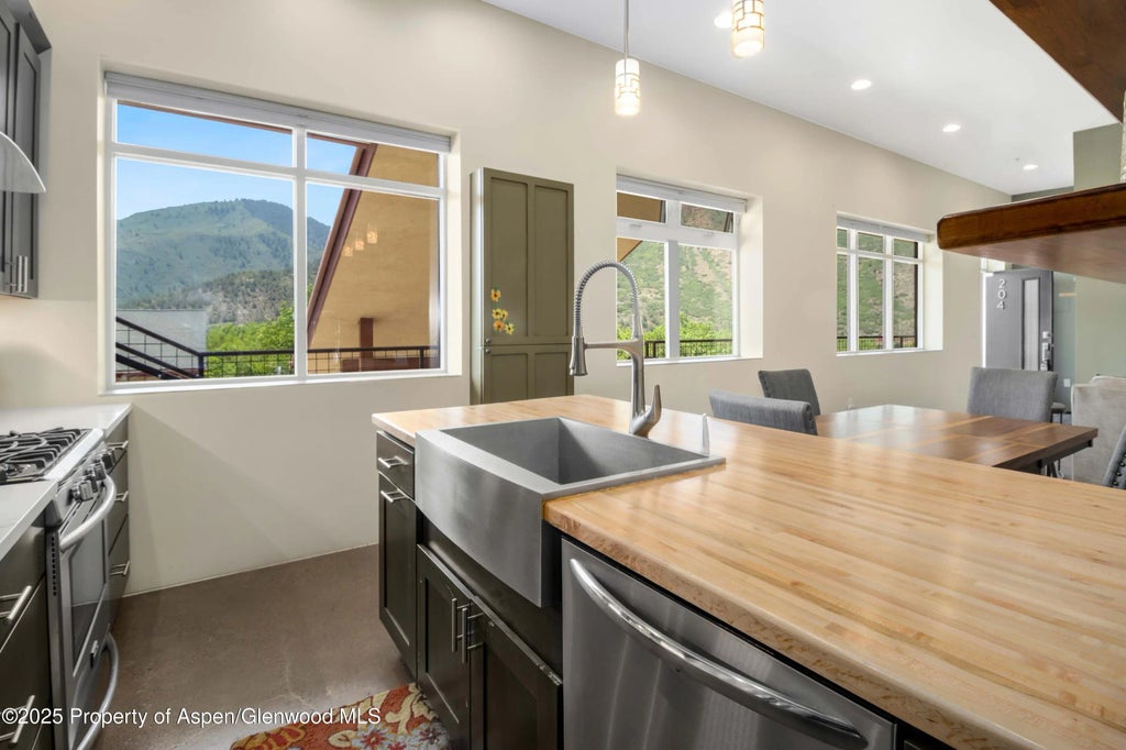8 of 23 - 2550 Highway 82 D204, Glenwood Springs, CO