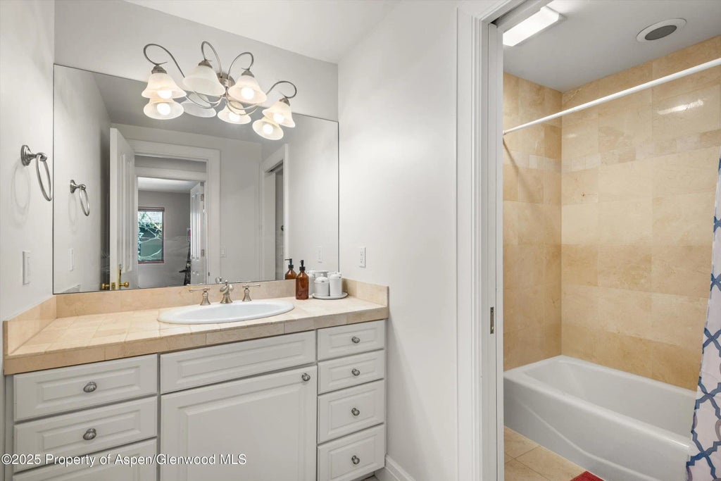 13 of 18 - 315 Summerset Lane A, Basalt, CO
