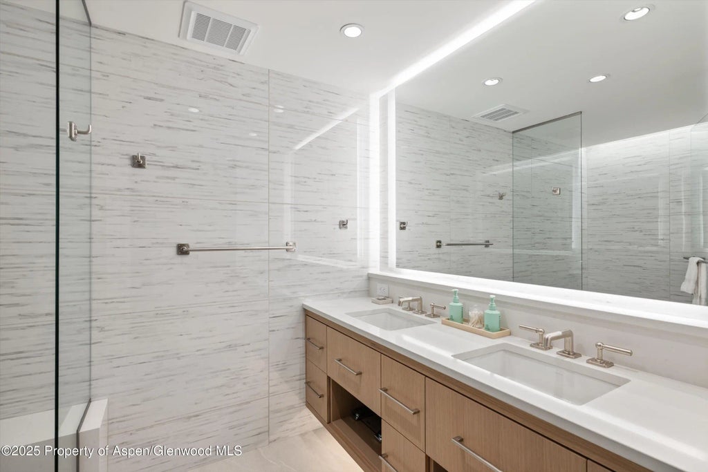 8 of 18 - 130 Wood Road 551, Snowmass Village, CO