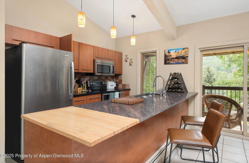 3 of 21 - 35 Upper Woodbridge Road 23ef, Snowmass Village, CO