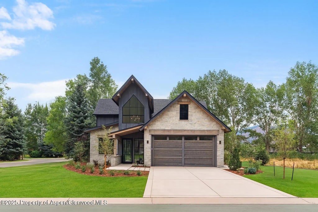 2 of 39 - 306 Golden Bear Drive, Carbondale, CO