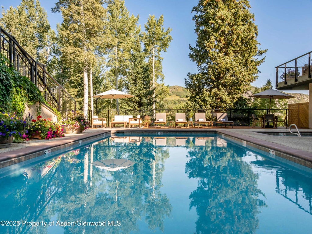9 of 26 - 855 Carriage Way 103, Snowmass Village, CO