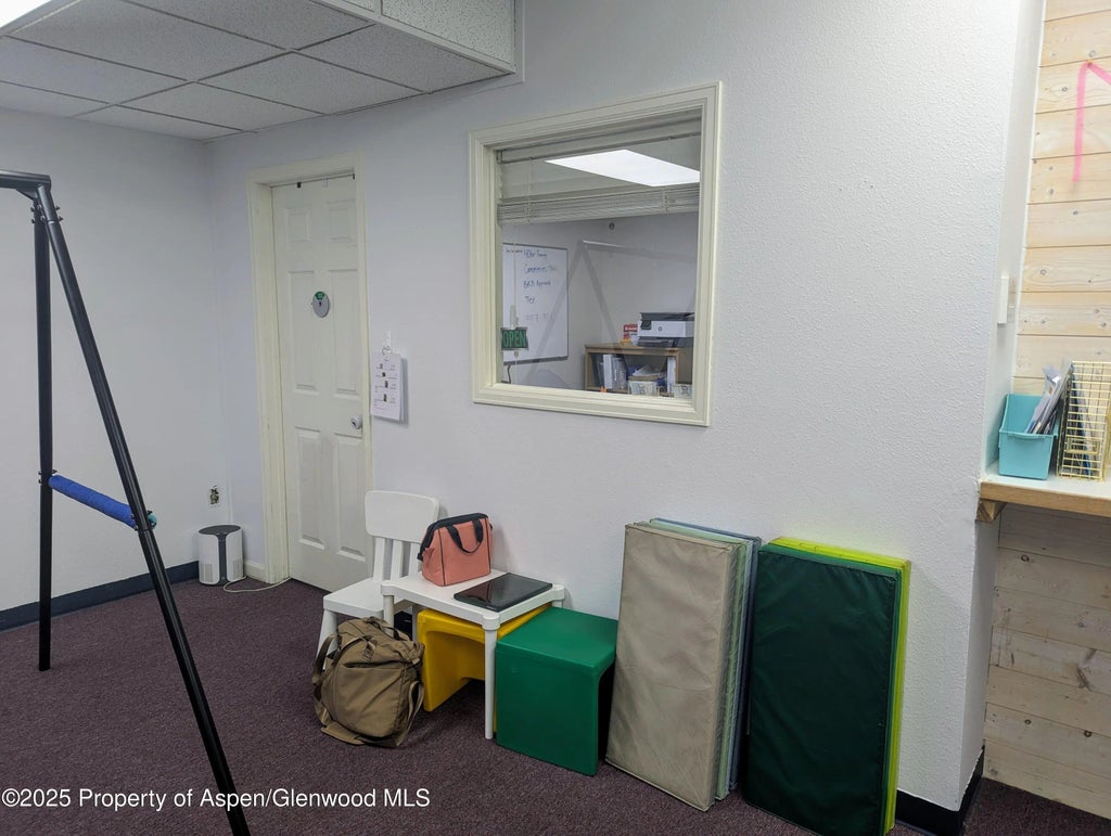 5 of 8 - 1001 Grand Avenue 004, Glenwood Springs, CO