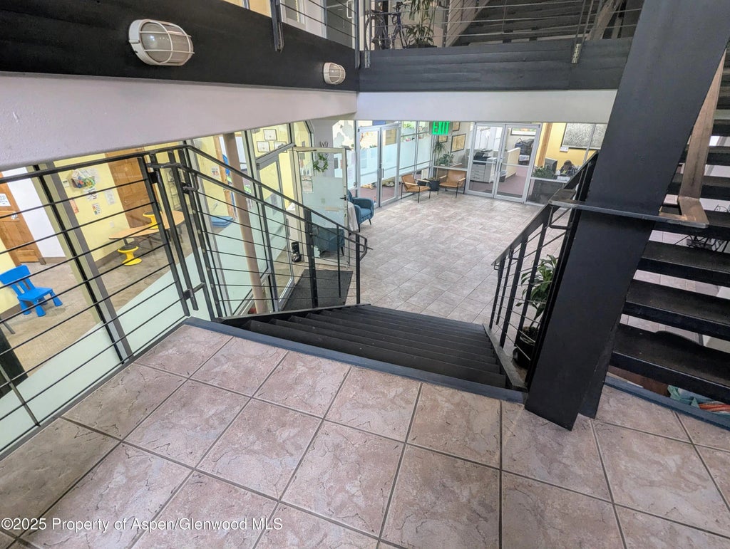 7 of 8 - 1001 Grand Avenue 004, Glenwood Springs, CO