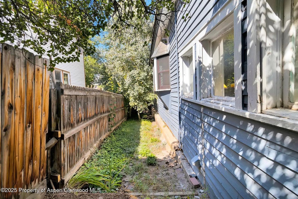 38 of 62 - 818 Bennett Avenue, Glenwood Springs, CO