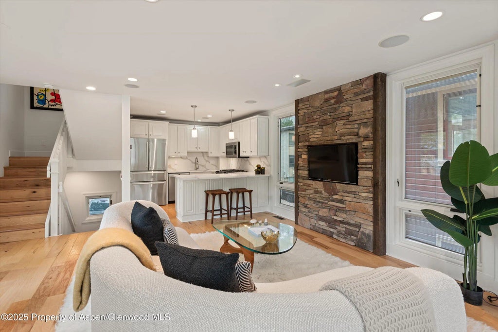 6 of 66 - 111 S Sixth Street Street, Aspen, CO