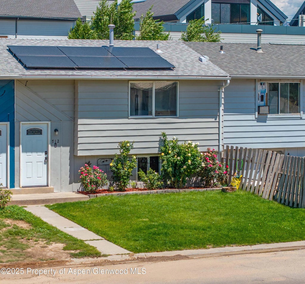 4 of 21 - 712 E 3rd Street, Rifle, CO