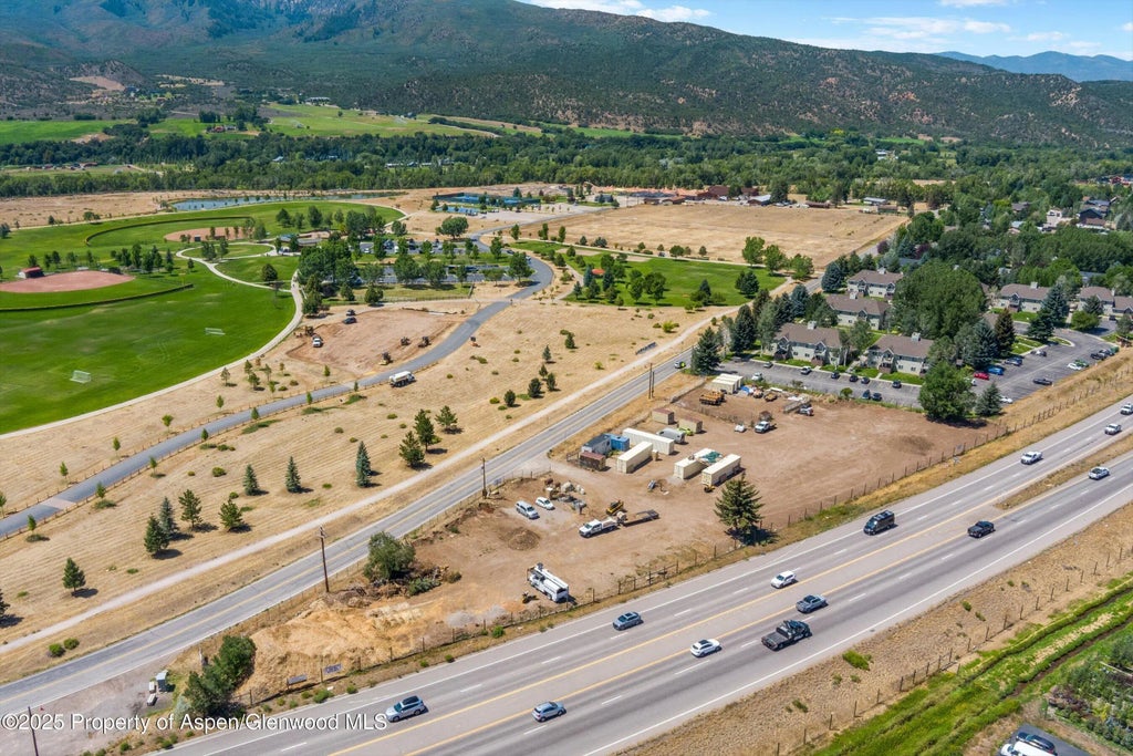 5 of 18 - 257 Valley Road, ElJebel, CO