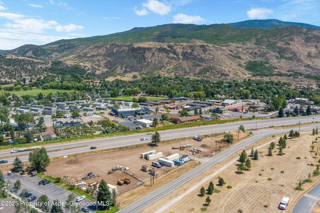 8 of 18 - 257 Valley Road, ElJebel, CO