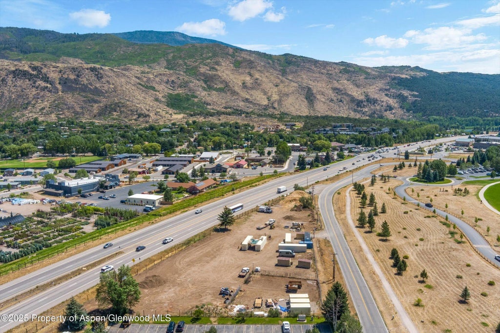 9 of 18 - 257 Valley Road, ElJebel, CO