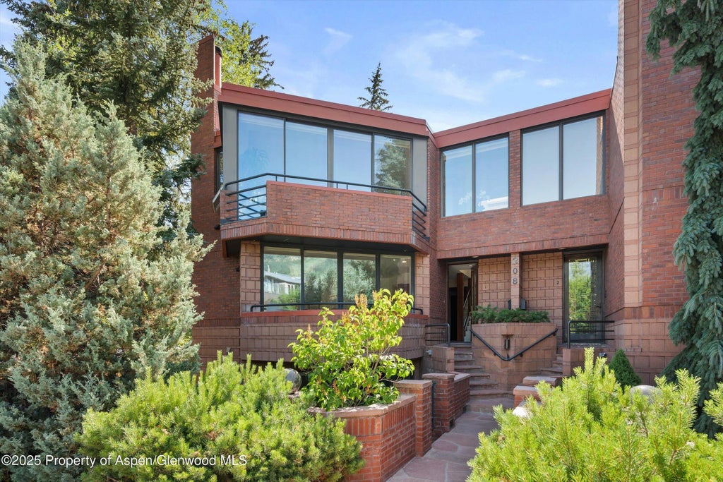 1 of 29 - 208 S Spring Street #1, Aspen, CO
