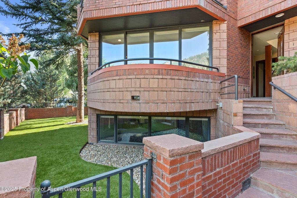34 of 36 - 208 S Spring Street #1, Aspen, CO
